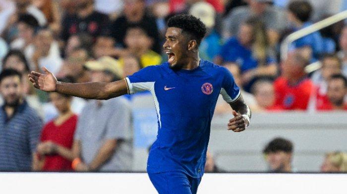 Man City Radar Bek Muda Chelsea Ian Maatsen
